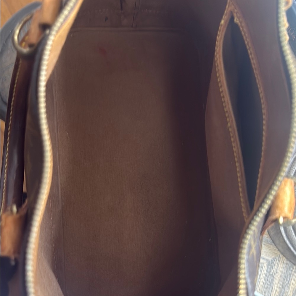 Louis Vuitton Alma Monogram Canvas Handbag - Picture 7 of 14